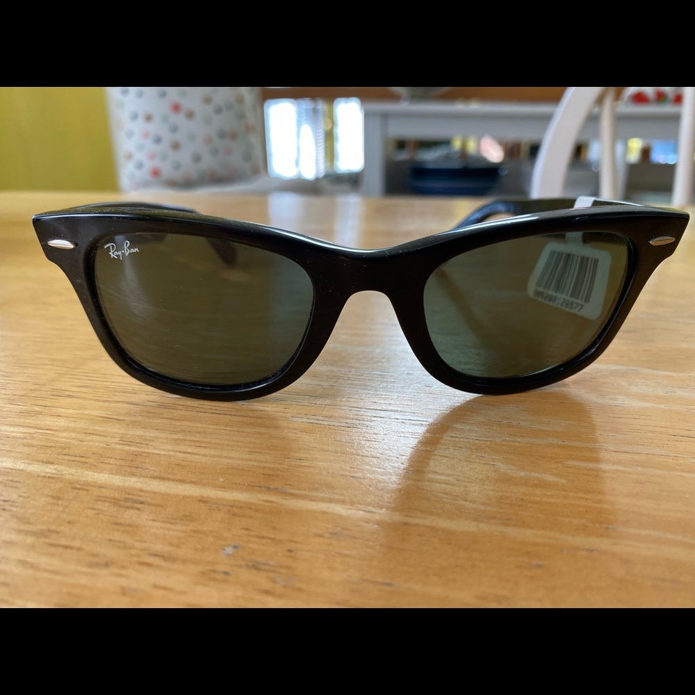 Ray-Ban Sunglasses - NEW W TAG
